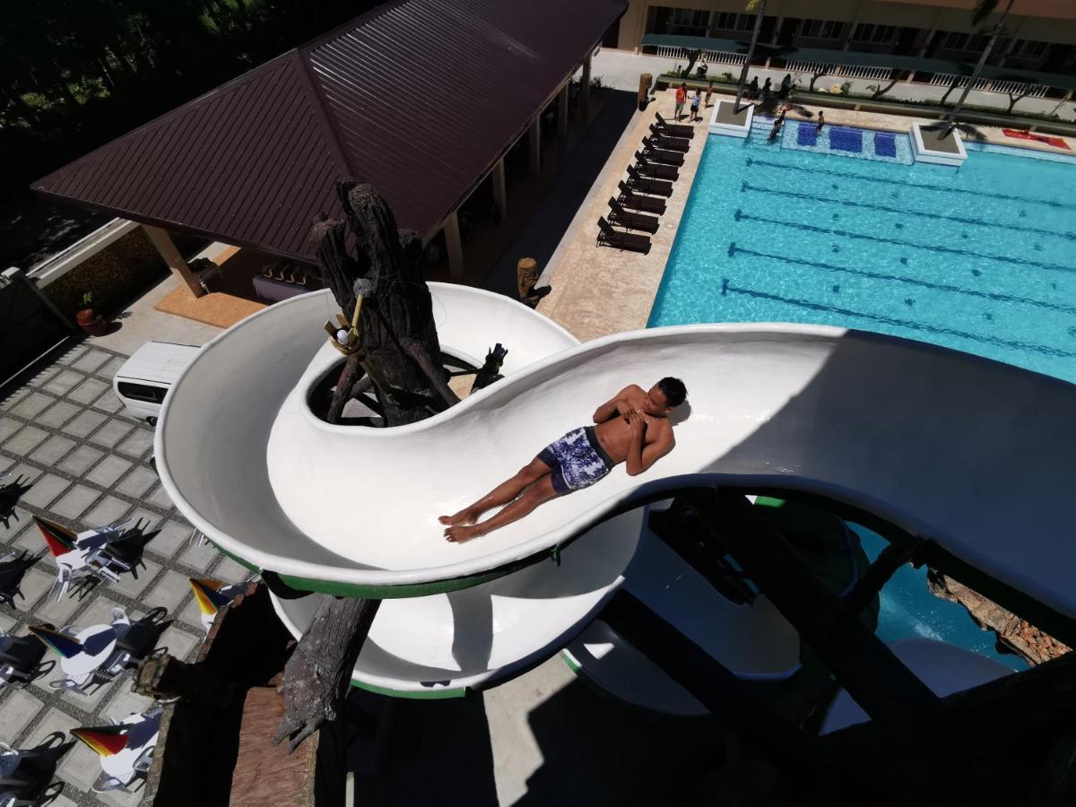Port Royale Waterpark Resort Dumaguete City Exterior photo